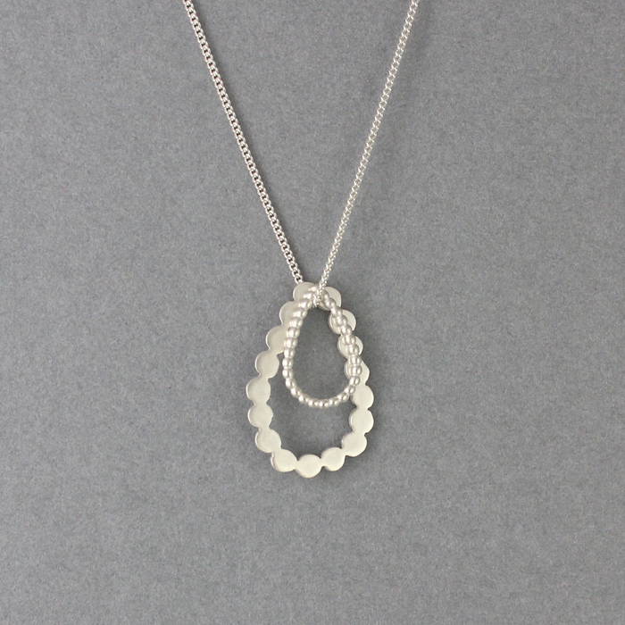 Iris Necklace Silver