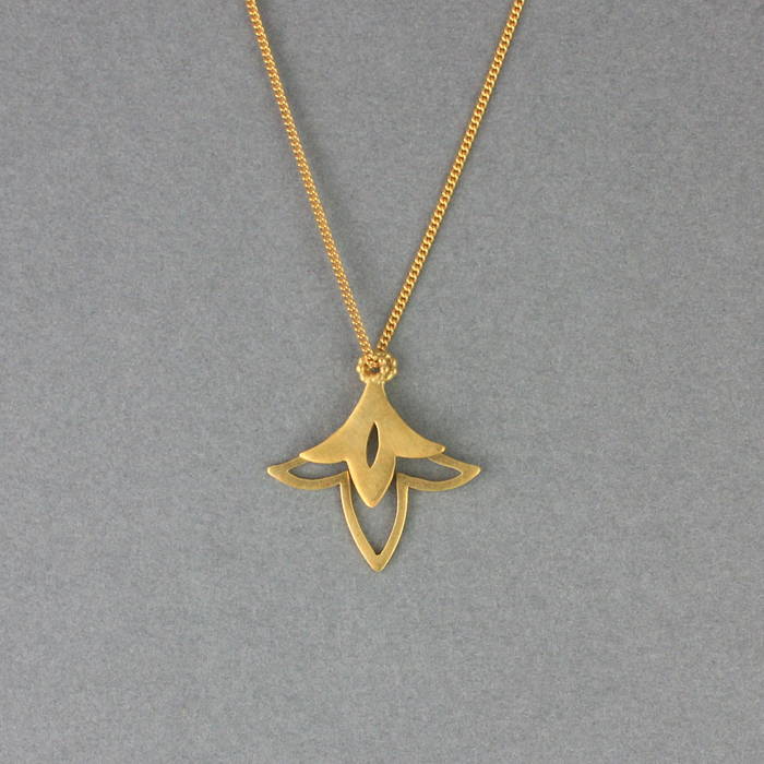 Lily Necklace Gold