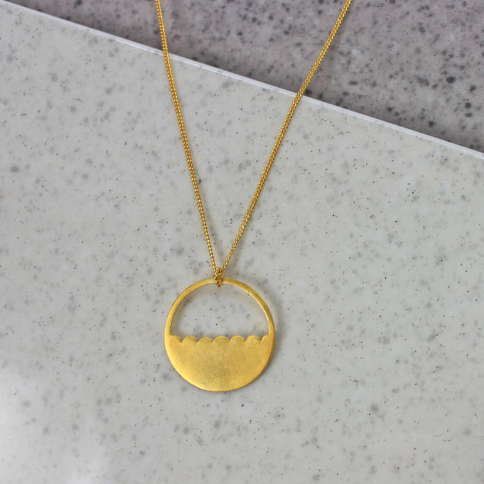 Ls Lois Necklace Gold