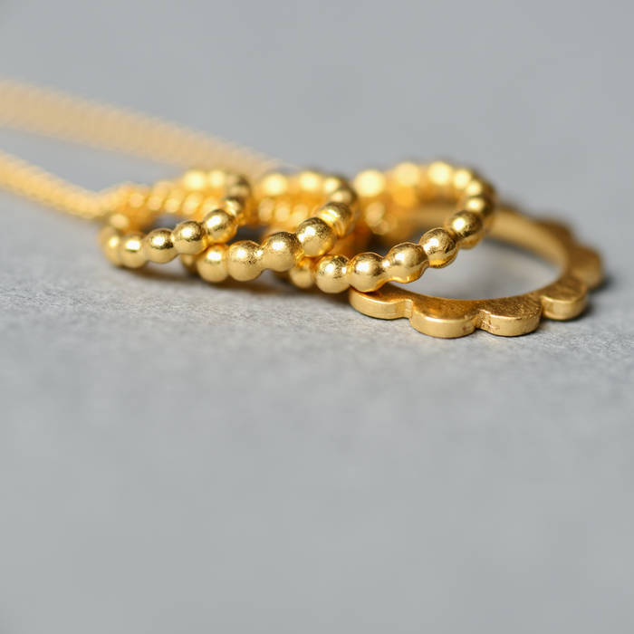 Lulu Necklace Side Gold