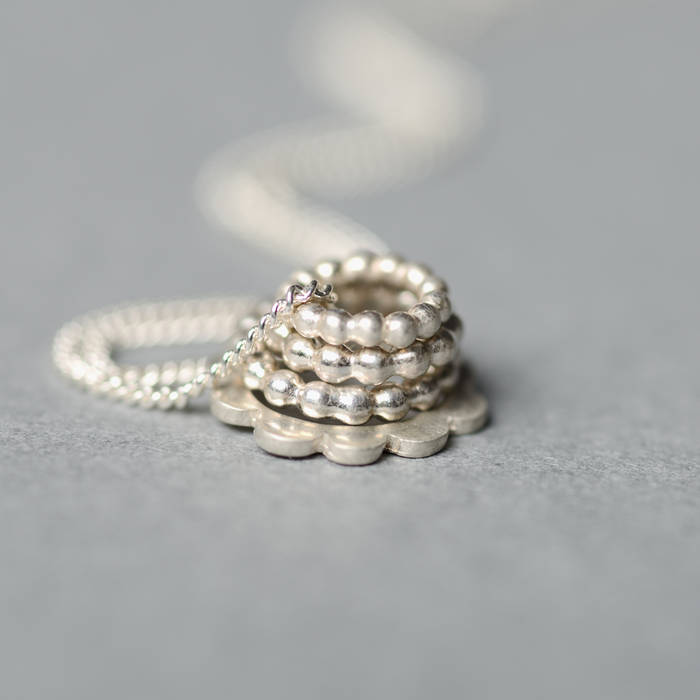 Lulu Necklace Side Silver